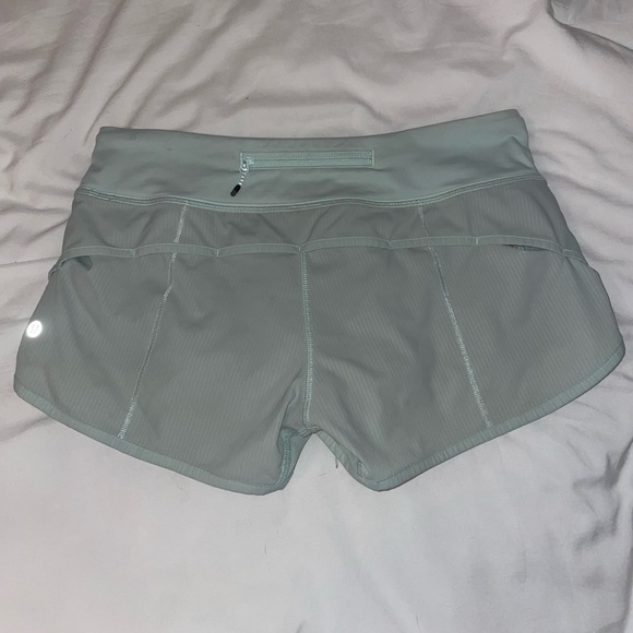 Lululemon Speed Up Short 2.5” Size 6 Minty Light Blue/Green - Picture 2 of 4